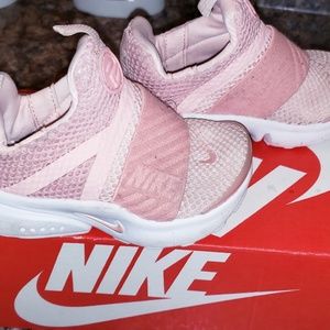 Toddler size 6 girls Nike Presto shoes Blush pink